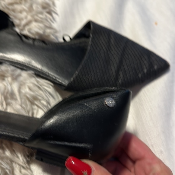 Calvin Klein Flats - Picture 2 of 4